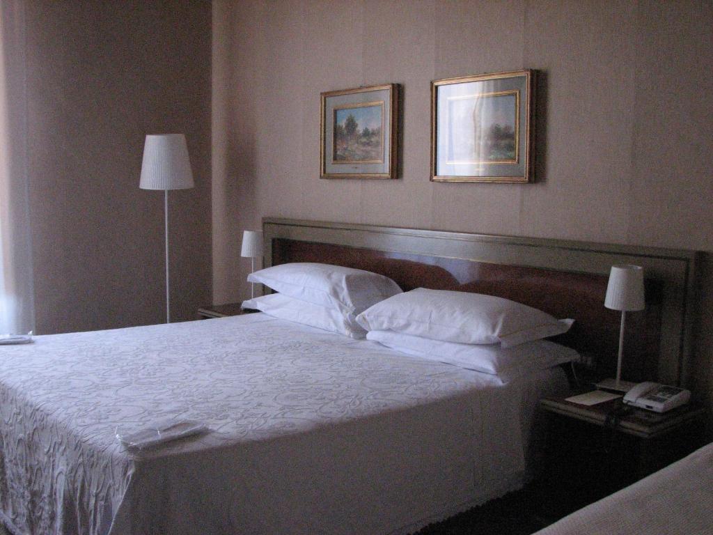 Emme Palace & 4*