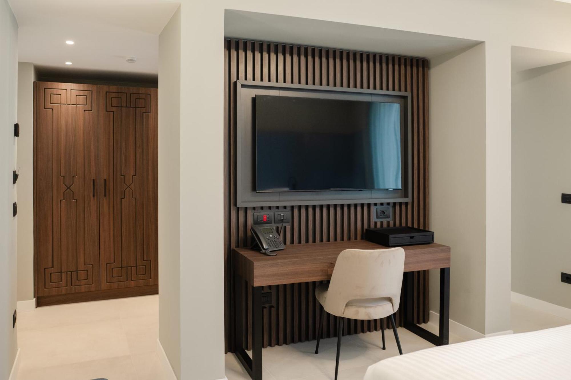 Emme Palace &